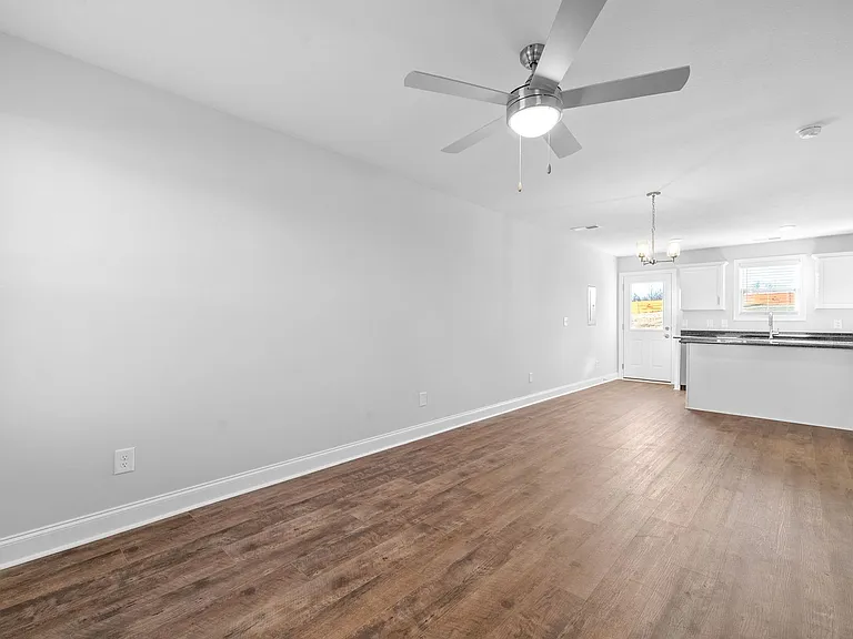 919 Martin St #E — Photo 3