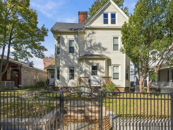 311 Walnut St, Holyoke, MA 01040