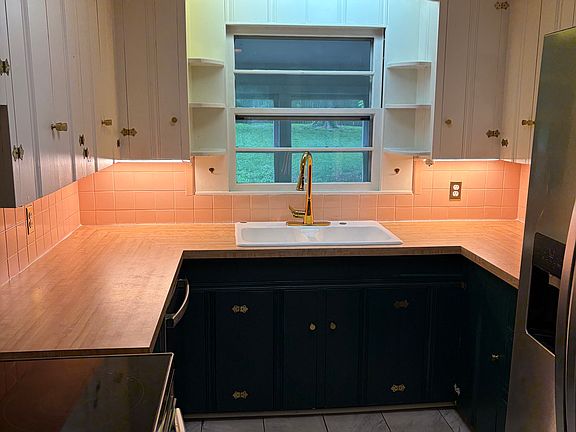 4th image of 5147 Clark Dr