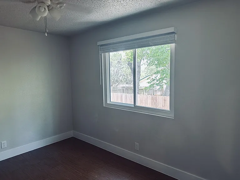 11605 Castle Rock Ct #B — Photo 6