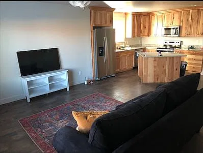 2 bed, 1200 sqft, $1,725 — Photo 3