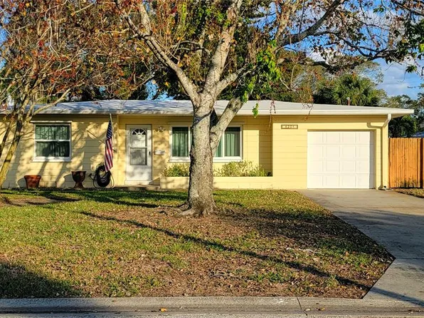 4201 Helena St NE, Saint Petersburg, FL 33703