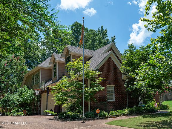 2nd image of 2635 College Rd