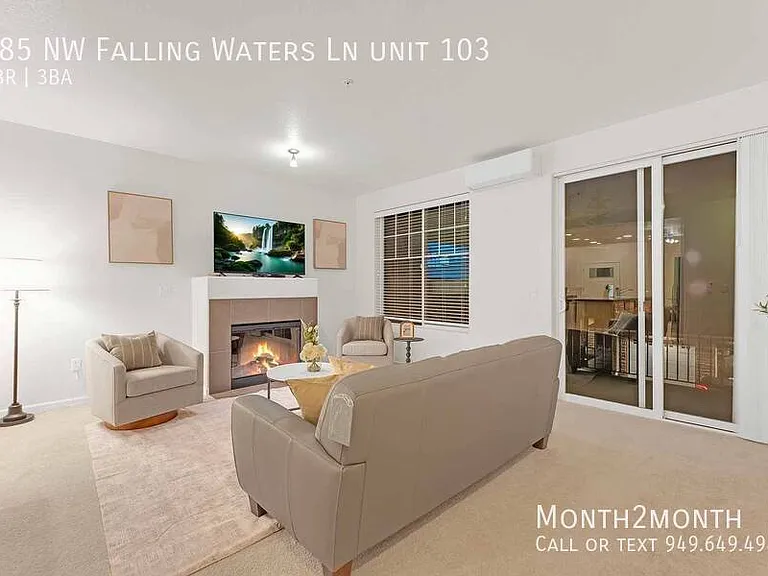 685 NW Falling Waters Ln #103 — Photo 4