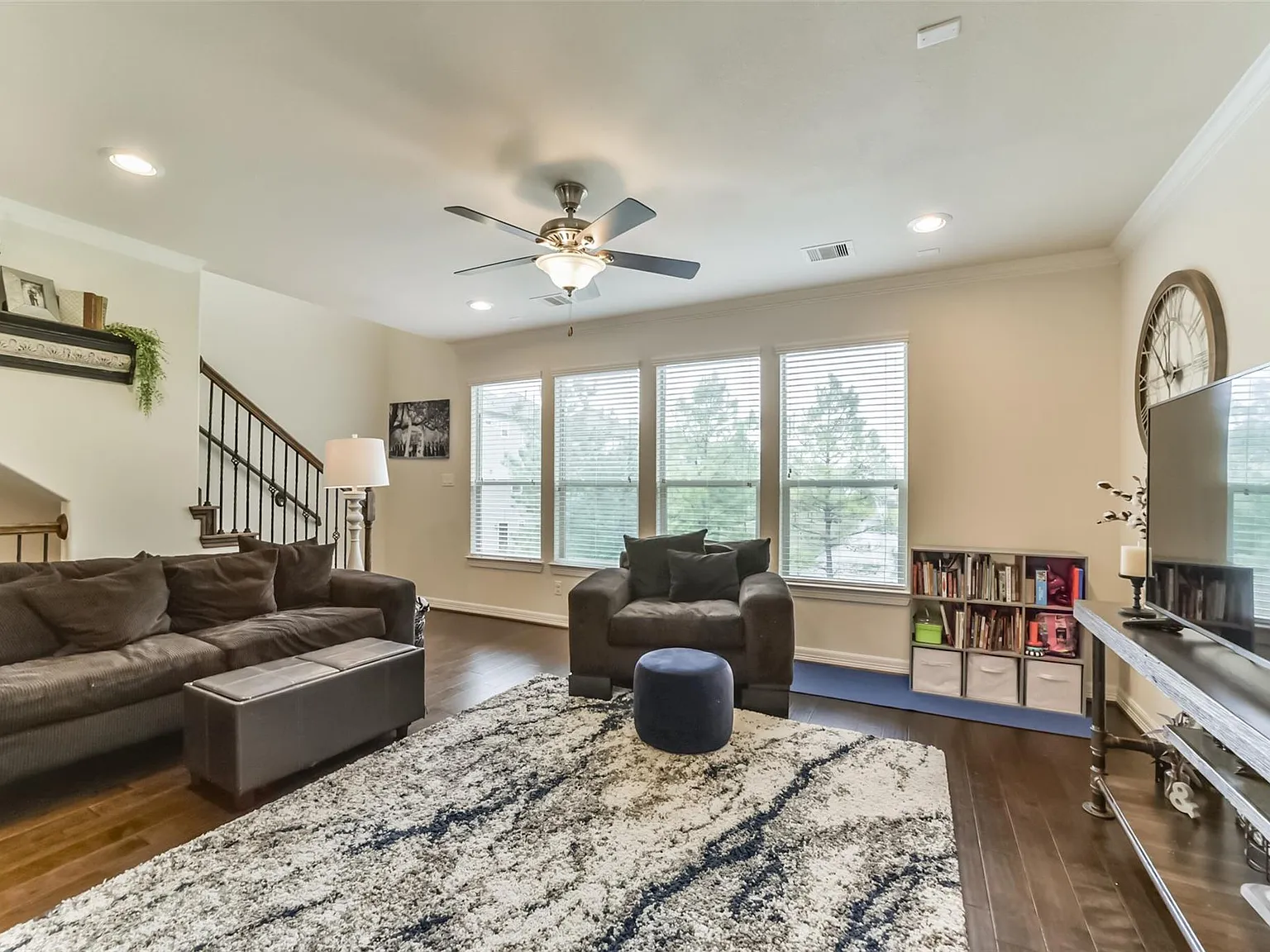 3 bed, 3.5 bath, 2262 sqft, $2,995 — Photo 4