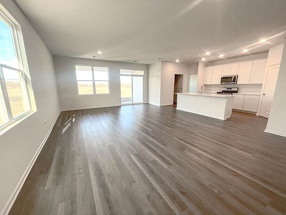 5th image of 1276 Wild Tulip Cir