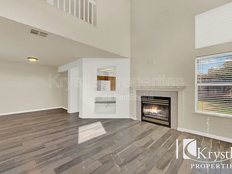 322 Clearpointe Dr — Photo 6