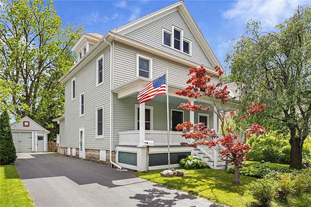 93 Park Ave, Canandaigua, NY 14424 | Zillow