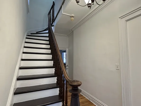 294 3rd St #1, Troy, NY 12180