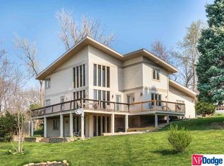 512 Ridge Rd, Bellevue, NE 68005