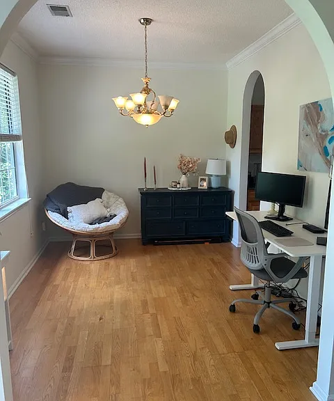 135 Revolution Dr — Photo 4