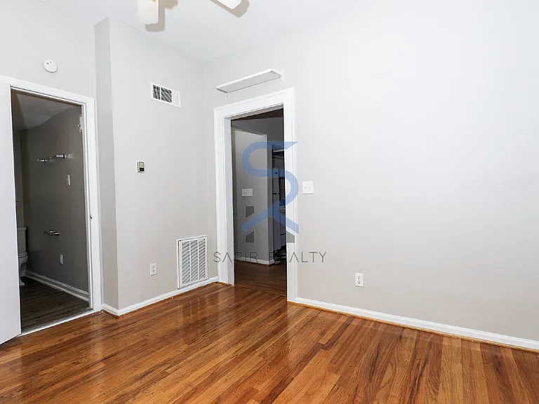 920 Greenwood Ave NE #C — Photo 15