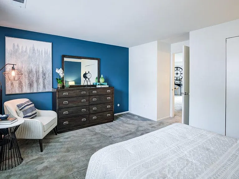 Mapleton Square Apartment Homes — Photo 8