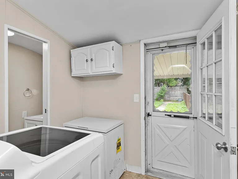244 Jersey St — Photo 10