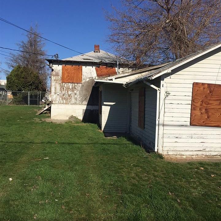 2nd image of 310 W Shoshone St