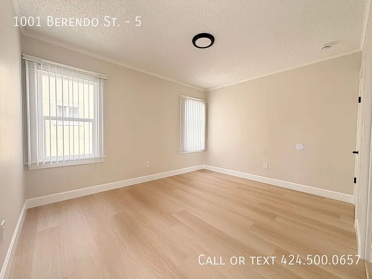 1001 N Berendo St #5 — Photo 10