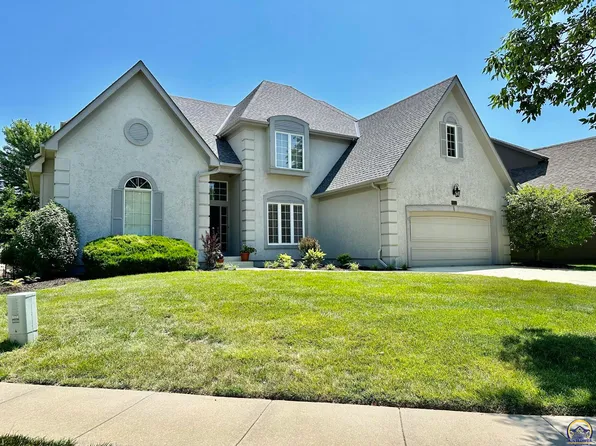 9825 Chestnut St, Lenexa, KS 66220
