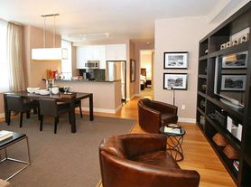 320 W 38th St
