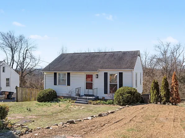 3827 Sentinel Dr, Nashville, TN 37209