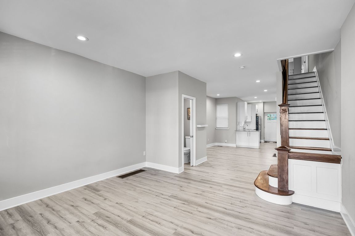 next background image