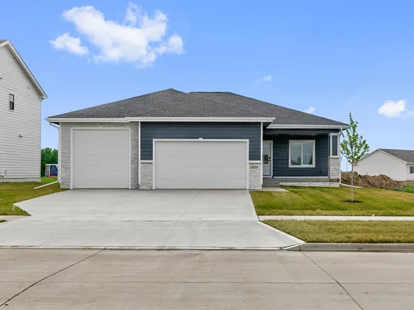 2610 NW Fairfield Dr, Ankeny, IA 50023