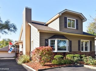 2111 Kirchoff Rd, Rolling Meadows, IL 60008