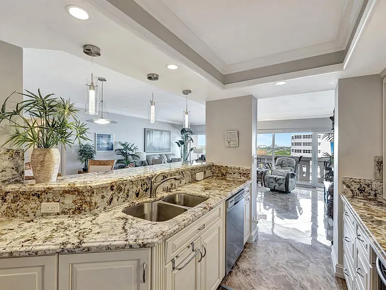 2100 S Ocean Dr #16F — Photo 9