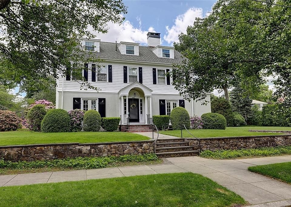 1st image of 330 Blackstone Blvd