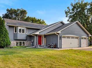 462 83rd Ave NW, Coon Rapids, MN 55433
