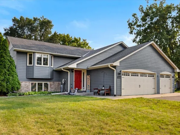 462 83rd Ave NW, Coon Rapids, MN 55433