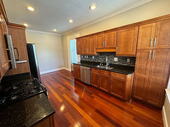 2nd image of 1231 Bardstown Rd APT 3