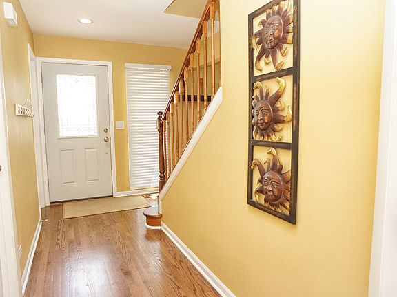 2nd image of 44 N Royal Oak Dr