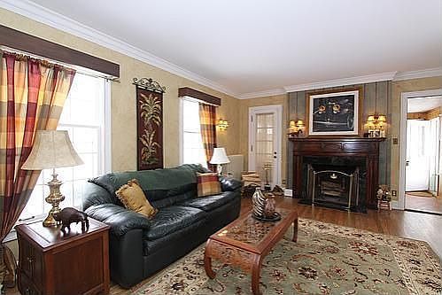 4th image of 10315 W Forest Home Ave