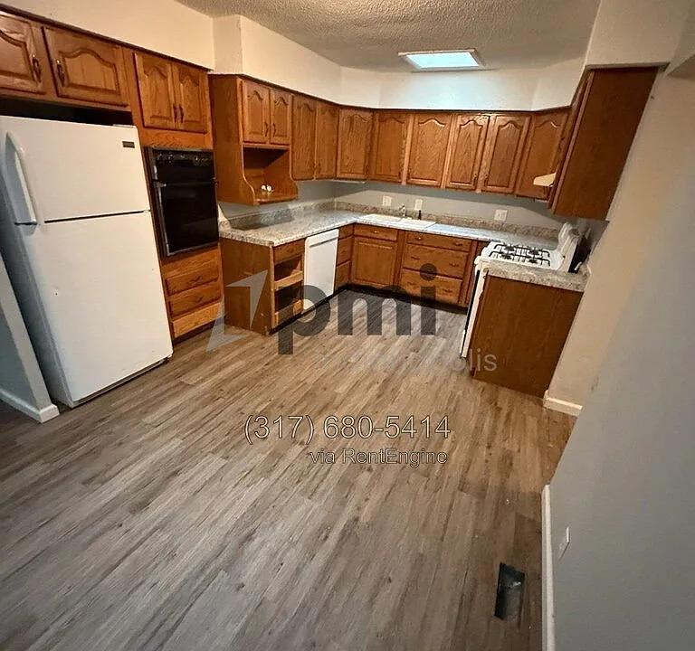 300 N Ellis Rd