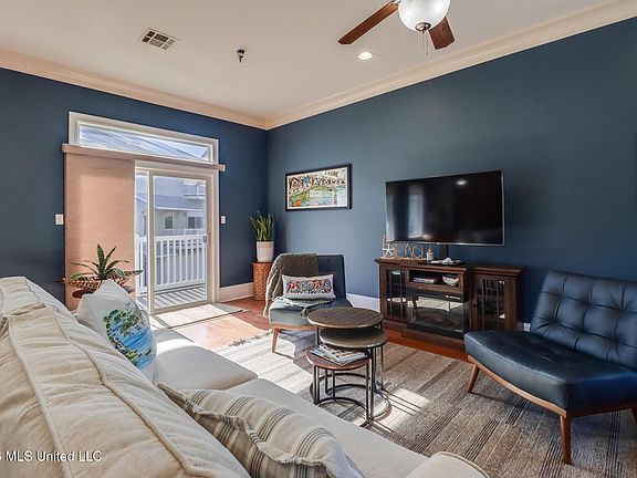 5th image of 723 W Beach Blvd #723