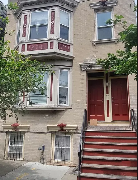 713 State St #BASEMENT — Photo 2