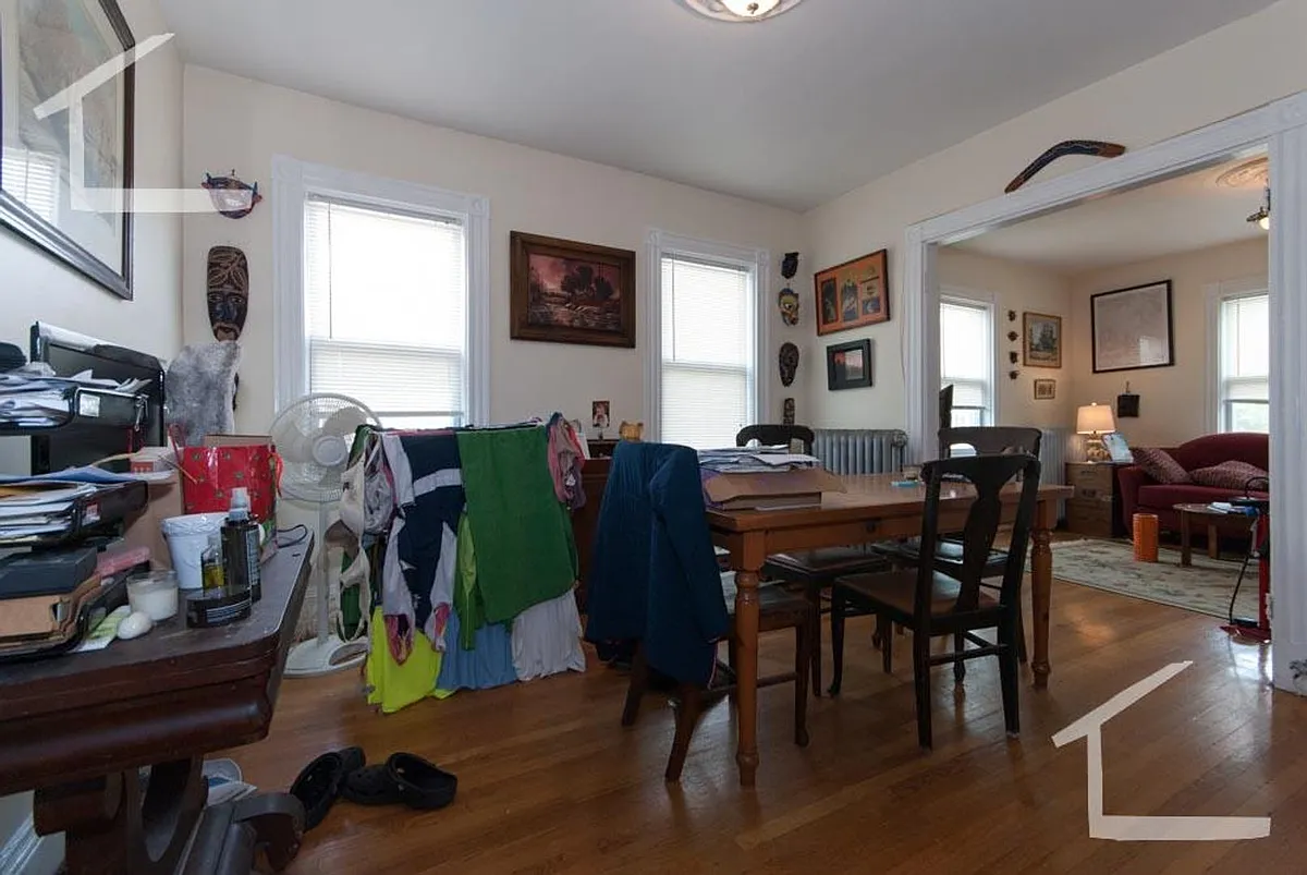 Building Photo - 66 Dustin St #2B