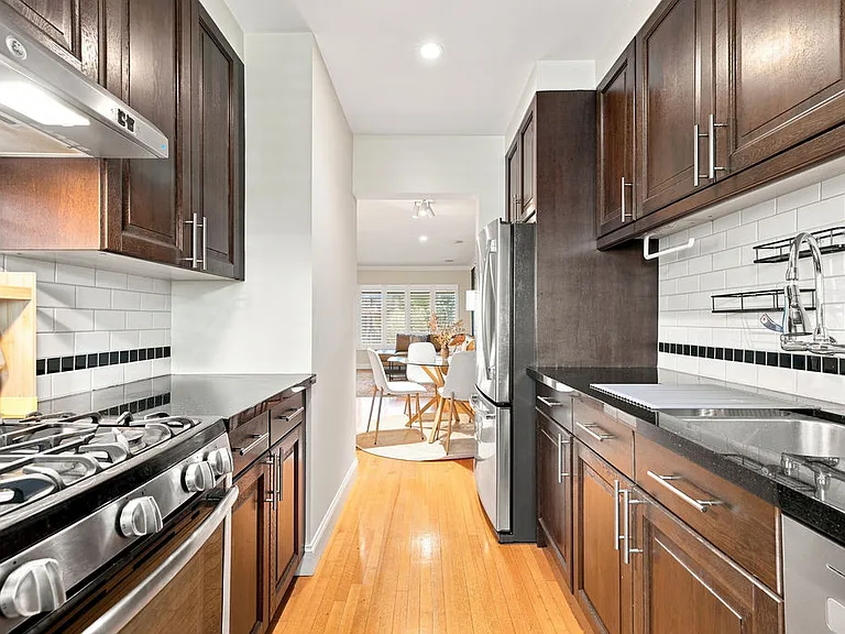 1615 N Laurel Ave #214 — Photo 12