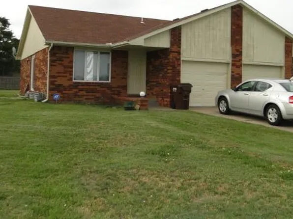 322 N Country Acres Ave #320, Wichita, KS 67212