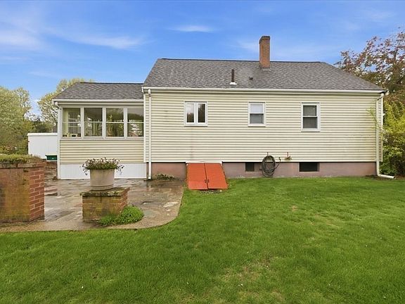 4th image of 26 Donald Tennant Cir