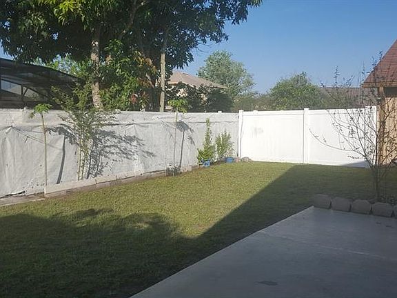 5th image of 186 Pinewood Cir