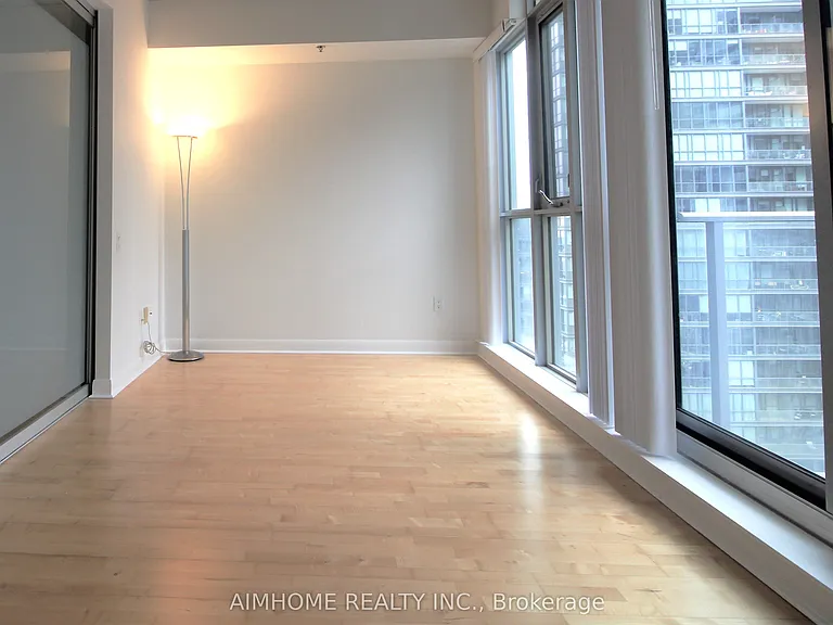 375 King St W #2208 — Photo 11