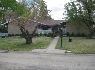2243 Eisenhower Dr, Clay Center, KS 67432