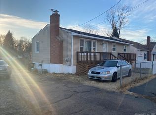 90 Fenwick St, West Haven, CT 06516