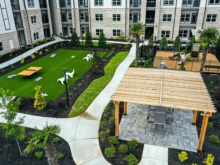 Somerset Apartments — Photo 32