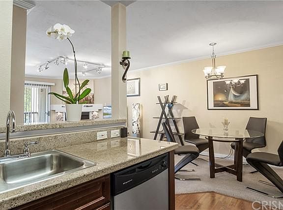 3rd image of 21400 Burbank Blvd APT 216