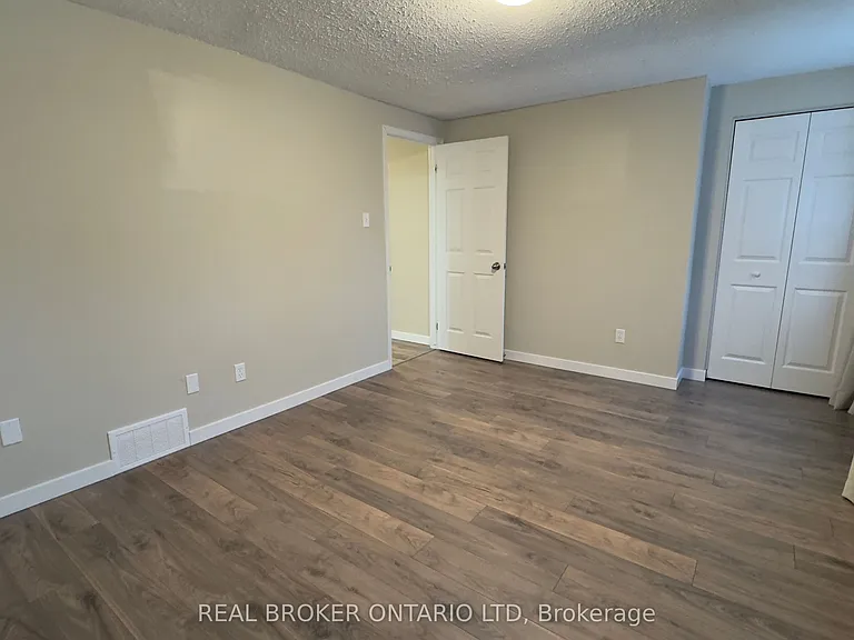 457 Wilkins St — Photo 5