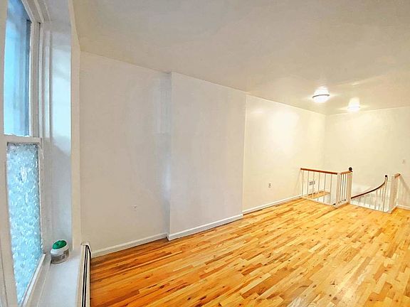5th image of 428 Park Pl APT 1