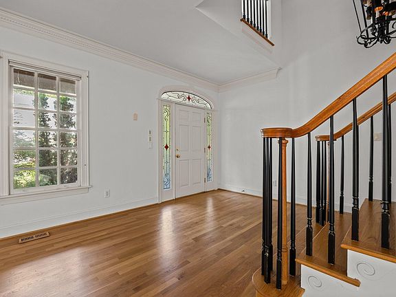 4th image of 3604 Eden Croft Dr