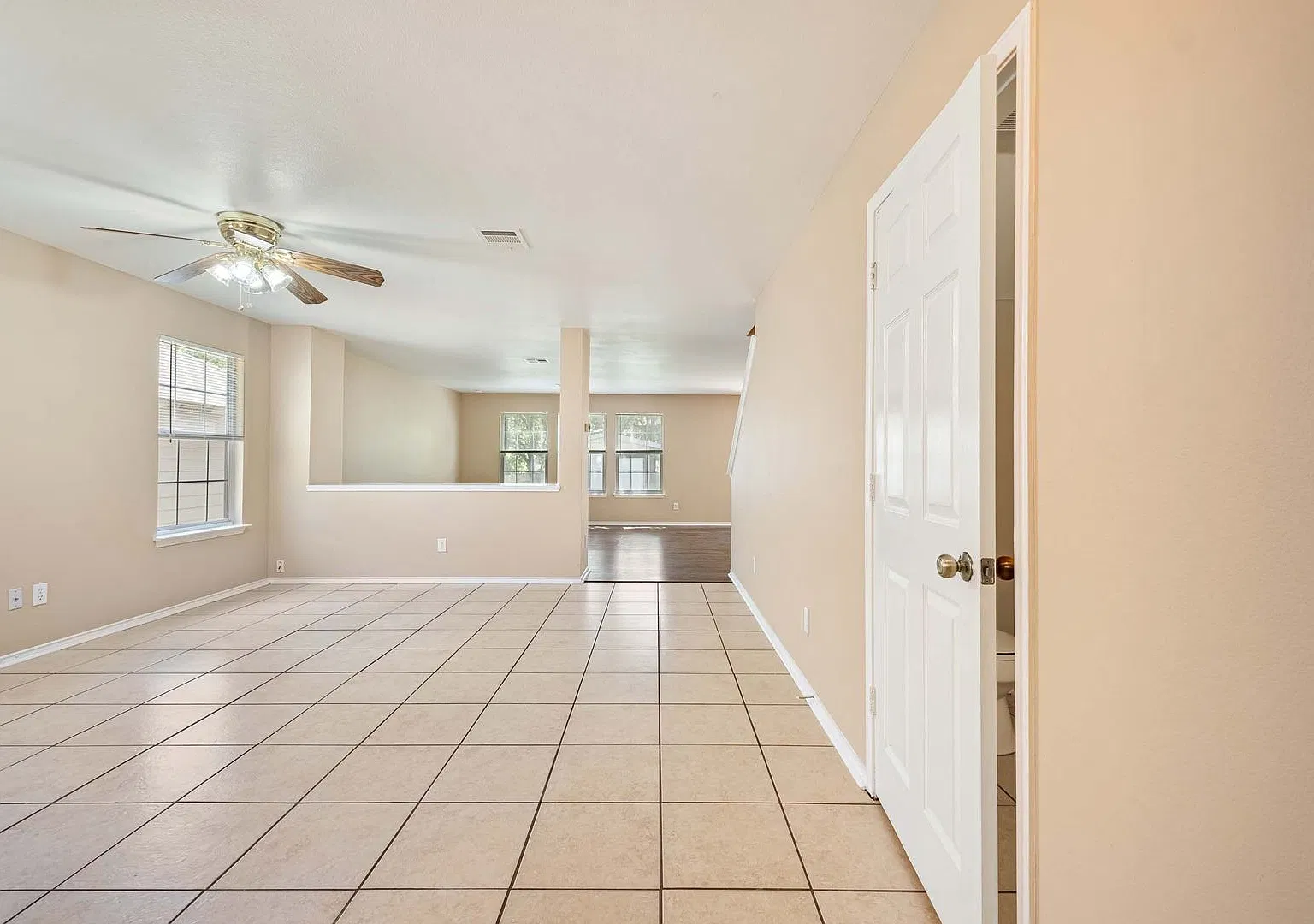 Practical 4 Bedroom, 2.5 Bath, 2-Story Home in Pflugerville — Photo 4